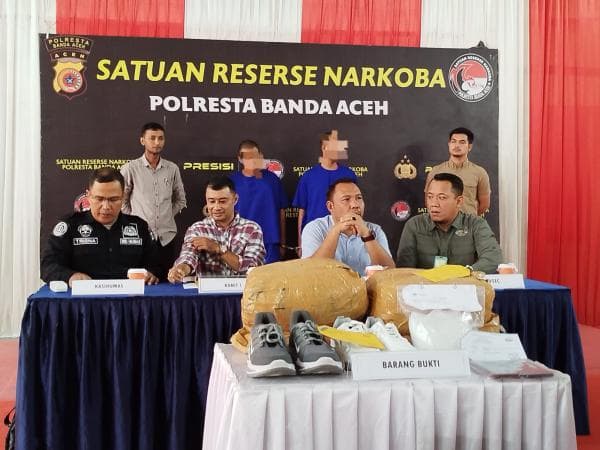 Sembunyikan Sabu Dalam Sepatu, 2 Pria Aceh Diamankan Petugas Bandara Blang Bintang