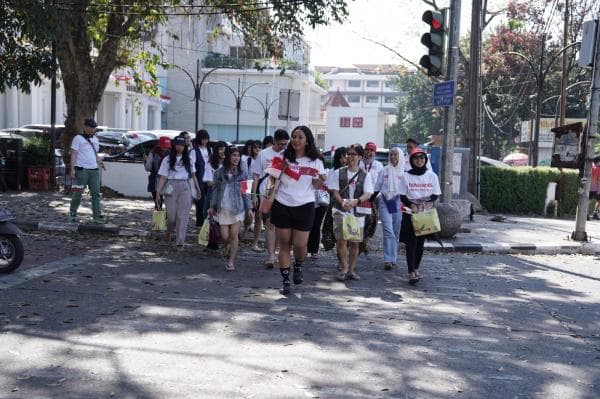 Peringati HUT ke-79 RI, Havaianas Gelar Jalan Santai Keliling Kota 