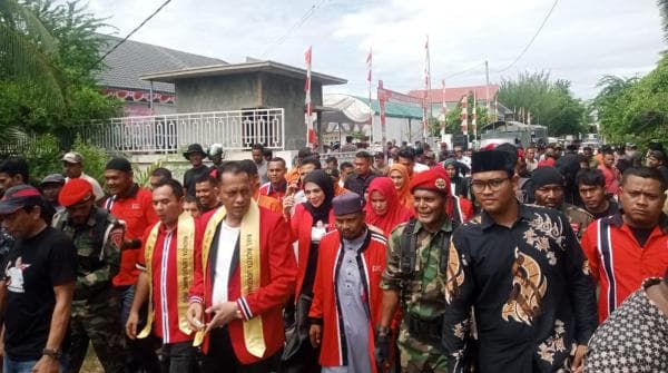 Ribuan Simpatisan Ramaikan Pendaftaran Sayuti Abubakar-Husaini POM di KIP Lhokseumawe