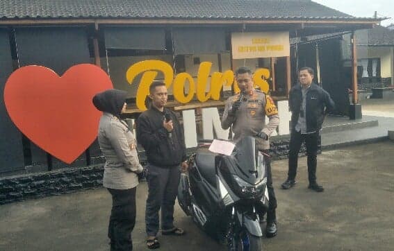 Amankan Belasan Motor Curian, Kapolres Cimahi Langsung Kembalikan ke Korban