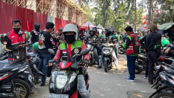 Ribuan Driver Online Bekasi Raya Geruduk Jakarta Gelar Aksi Unjuk Rasa