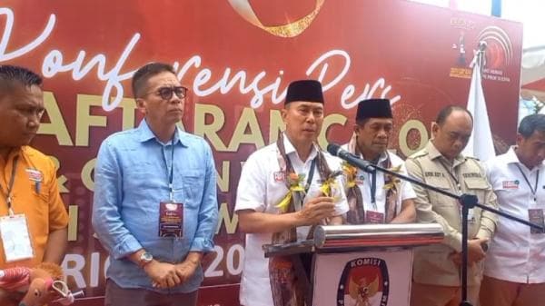 ASR - Hugua Pasangan Bakal Calon Gubernur dan Wakil Gubernur Sultra yang Pertama Daftar di KPU