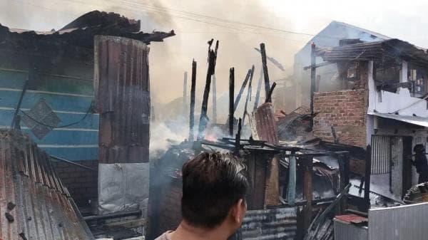 Kebakaran Hebat Jumat Pagi di Palembang, 16 Rumah Hangus dan 31 KK Kehilangan Tempat Tinggal