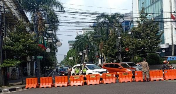 Jalan Asia Afrika Ditutup Sementara, Anggota DPRD Jabar Periode 2024-2029 Dilantik di Gedung Merdeka