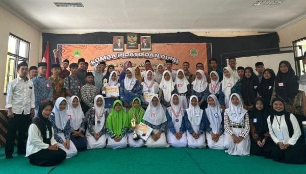 Tingkatkan Literasi Sejak Dini, SMA IT Manba'ul Huda Kuningan Lomba Puisi dan Pidato Kebangsaan Tingkatkan Literasi Sejak Dini, SMA IT Manba'ul Huda Kuningan Lomba Puisi dan Pidato Kebangsaan