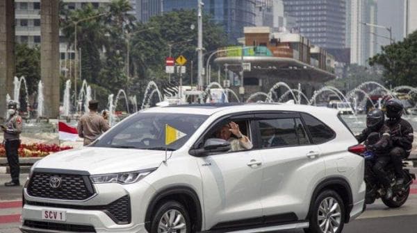 Kijang Innova Zenix Hybrid jadi Pilihan Paus Fransiskus Selama Kunjungan di Indonesia