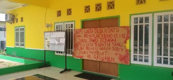 Habis Dipenjara Karena Gelapkan Uang, Kades Runtu Diusir Warga dari Kantor Desa