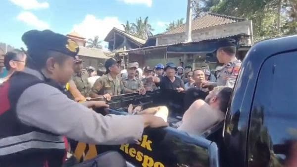 Bule Rusia Rampok Taksi Online di Gianyar, Nyaris Tewas Dikeroyok Massa