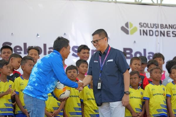 SBI Resmikan Sekolah Sepak Bola Dynamix, Rumah Kreatif dan Panen Blewah