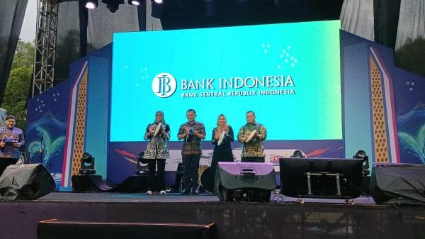 Pj Wali Kota Tasikmalaya Cheka Resmi Buka Fes x CBP Rupiah Funtastic 2024 di Dadaha