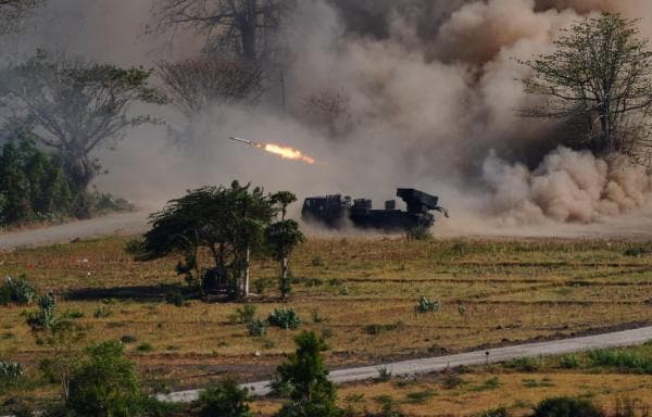 Tembakan Himars Artileri, Akhiri Latihan Puncak Calfex di Puslatpur Marinir