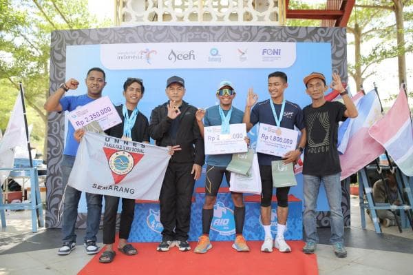 Pelari Orienteering disambut Warga Sabang dengan Antusias.