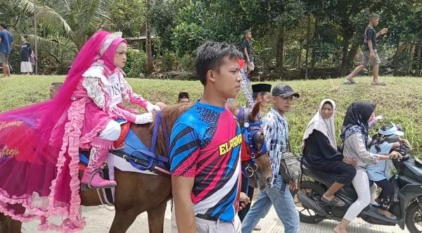 Meriahnya Peringatan Maulid Nabi di Purworejo, 24 Santri Diarak dengan Kuda