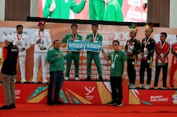 Atlet Muaythai Asal Probolinggo Berhasil Raih Medali Emas pada PON Aceh 2024