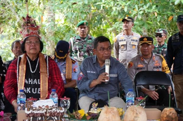 Pengakuan Hutan Adat, Menteri LHK Kunjungi Desa Kinipan, Lamandau