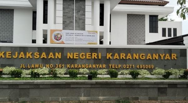 Wakil Direktur BPR Bank Karanganyar Resmi Ditahan Kejari Terkait Dugaan Korupsi & TPPU