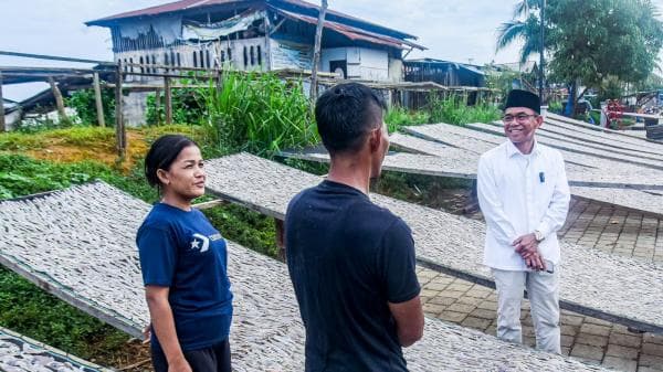 Pengrajin Ikan Asin di Belawan Sampaikan Keluhan dan Harapan ke Zakiyuddin