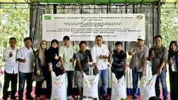 Lonsum Salurkan 118.900 Kg Pupuk kepada 556 Petani di Deliserdang