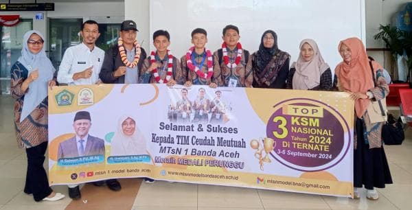 Tiga Pelajar MTsN 1 Model Banda Aceh Sabet Medali Perunggu KSM Tingkat Nasional Tiga Pelajar MTsN 1 Model Banda Aceh Sabet Medali Perunggu KSM Tingkat Nasional