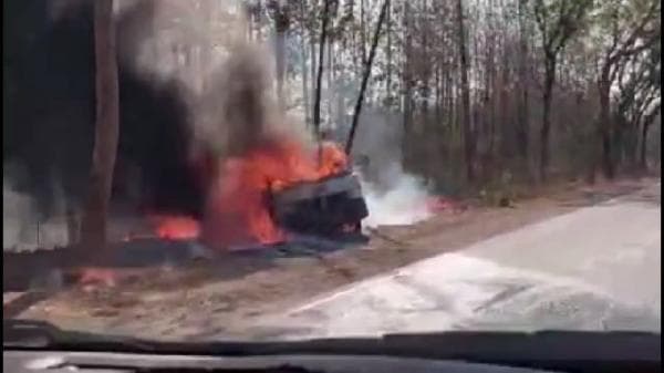 Mobil Pick Up Bermuatan BBM Solar Ludes Terbakar di Jalur Pantura Tuban