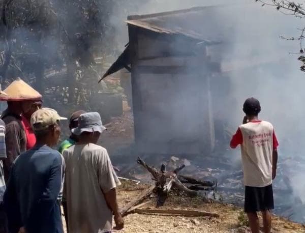 Meteran Listrik Konsleting, Dua Rumah di Trisari Gubug Ludes Dilalap Api