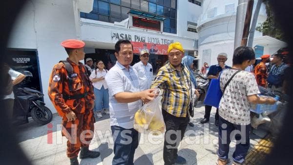 Bersama Dua Anggota DPRD Kota Tegal, Faruq Melihat Kondisi Blok C Pasar Pagi yang Memprihatinkan