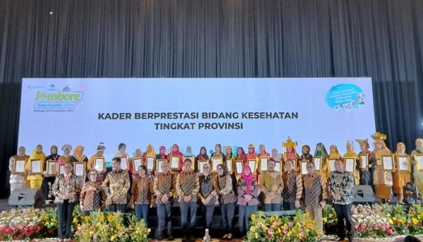 Punya Peran Penting, Menkes Beri Apresiasi Kader dan Posyandu Berprestasi