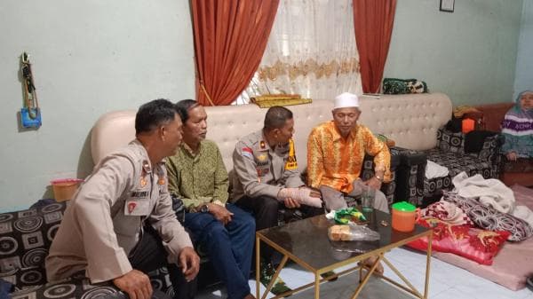 Silaturahmi dan Diskusi Dengan Tokoh Masyarakat, Kapolsek Dumai Timur : Jaga Suasana Kondusif