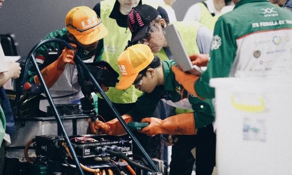 Tim Anargya ITS Pertahankan Gelar Juara di FSAE Japan 2024