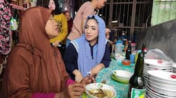 Blusukan di Pasar Sentral Pekkabata, Siti KDI Dielu-elukan Warga Hingga Ajak Makan Bersama