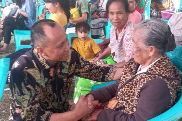 Victor - John Janjikan Insentif Bagi Guru Sekolah Minggu dan Guru Mengaji di Tana Toraja