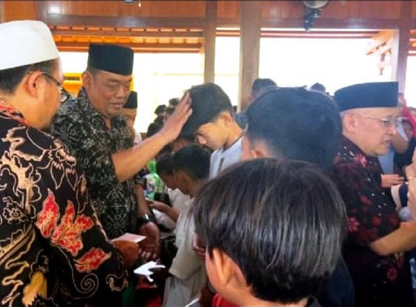 Ditetapkan KPU Grobogan, Pasangan Setyo Hadi dan Sugeng Prasetyo Gelar Santunan Anak Yatim Piatu