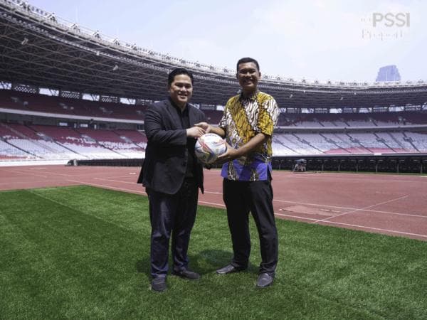 Bola Berkah dari Paus Fransiskus: Harapan untuk Sepak Bola Indonesia yang Bersatu