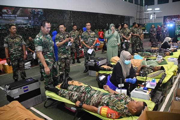 HUT Ke-79 TNI dan HUT 74 Kodam IV/Diponegoro, Prajurit 3 Matra Kompak Ikuti Bakti Kesehatan