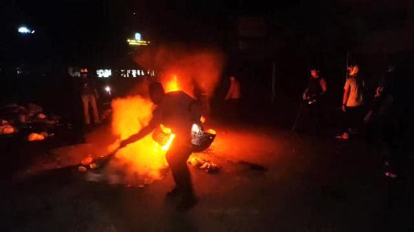 Kota Sorong Mencekam: Polisi Bubarkan Aksi Massa Dengan Gas Air Mata