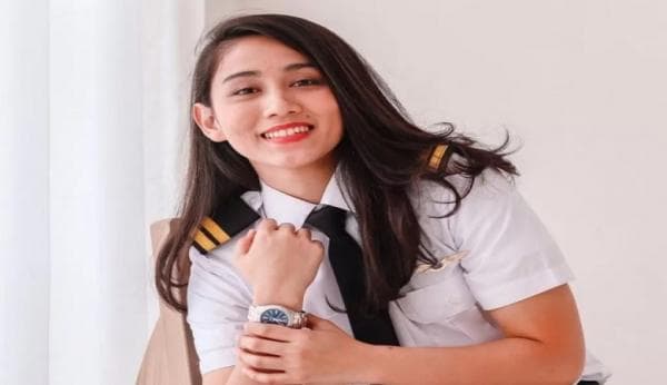 Profil dan Biodata Athira Farina, Pilot Cantik dengan Segudang Prestasi