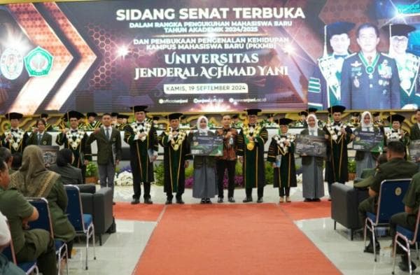 Pimpin Sidang Senat Terbuka, Rektor Unjani Ingin Mahasiswa Baru Ukir Prestasi Internasional