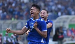 Persib vs Persija: Diwarnai Dua Kartu Merah, Maung Bandung Menang 2-0