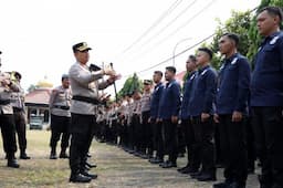 Polres Kebumen Serahkan 22 Personel Pengawal Pribadi Pasangan Calon