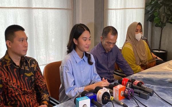 Azizah Salsha Tegaskan Isu Perselingkuhannya dengan Salim Nauderer Hoax