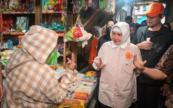 Indira Yusuf Ismail Mulai Kick Off Kampanye di Pasar Tradisional Pa'baeng-baeng