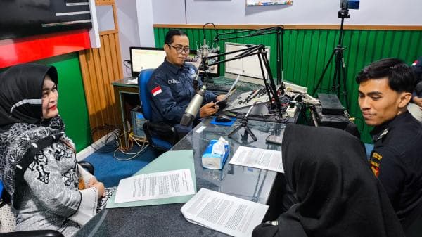 Gandeng Diskominfo, Bea Cukai Probolinggo Sosialisasi Gempur Rokok Ilegal Melalui Radio