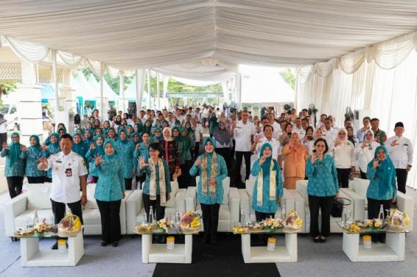 Dukung Pemerintah Tekan Inflasi, Ketum TP PKK Hadiri Gerakan Pangan Murah di Kabupaten Bogor