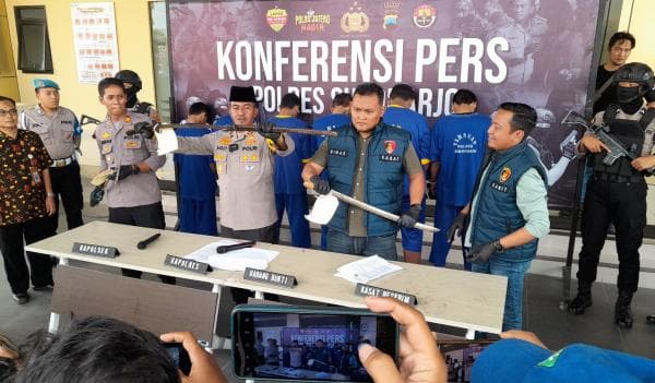 Polres Sukoharjo Ringkus 13  Pelaku Tawuran Gunakan Sajam, 2  Diantaranya Anak Bawah Umur