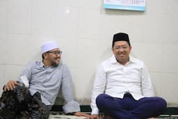 Cawagub Jatim Lukmanul Khakim Ziarah ke Pesantren, Minta Doa Restu untuk Maju di Pilkada