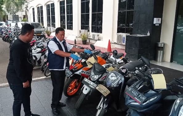 Bongkar Kasus Penggelapan Objek Fidusia, Polisi Sita 50 Motor di Cibarusah Bekasi