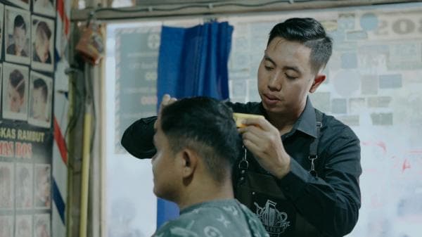 Cerita Ngatman, Sukses Usaha Barbershop Berkat Cukur Gratis Anak Yatim