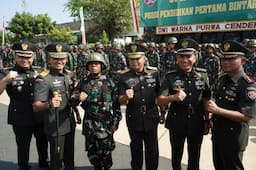 Joni Pemanjat Tiang Bendera, Ikuti Secaba RIndam IX/Udayana