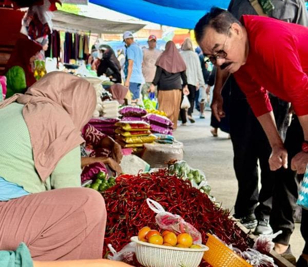 Cawagub Sulaiman Agusto Blusukan ke Pasar Lasoani, Serap Aspirasi Pedagang