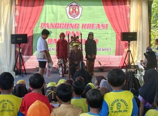 SDN 2 Merak Demak, Kembangkan Potensi Non Akedmik Siswa Lewat Panggung Kreasi